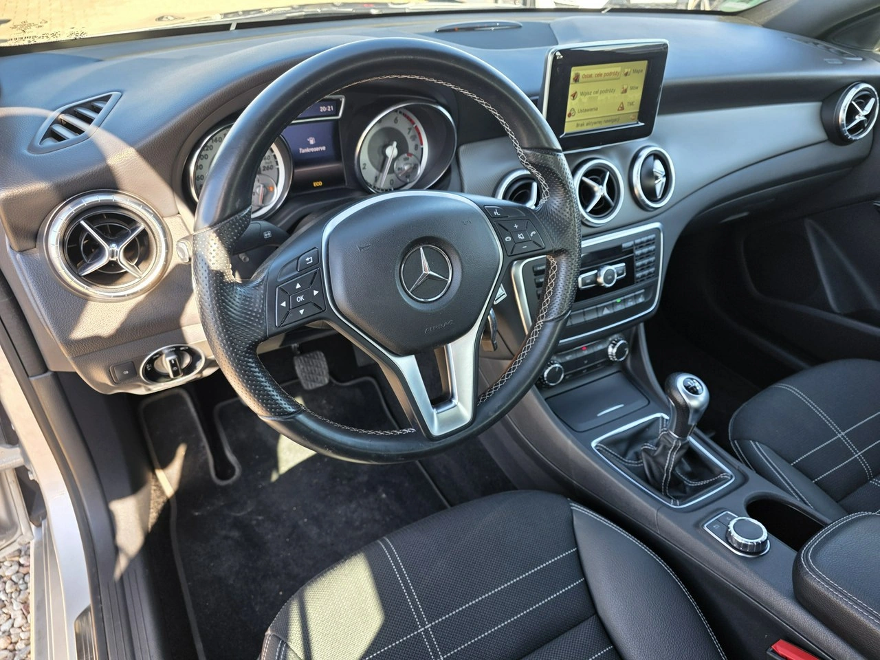 Mercedes CLA 180 - Zdjęcie 28