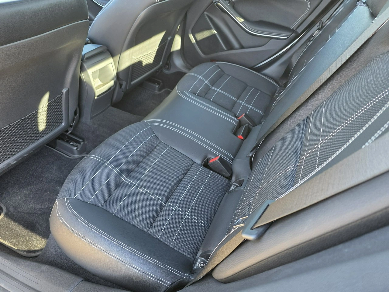 Mercedes CLA 180 - Zdjęcie 29