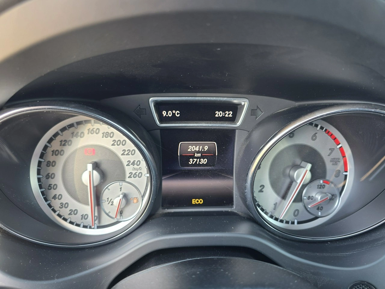 Mercedes CLA 180 - Zdjęcie 30