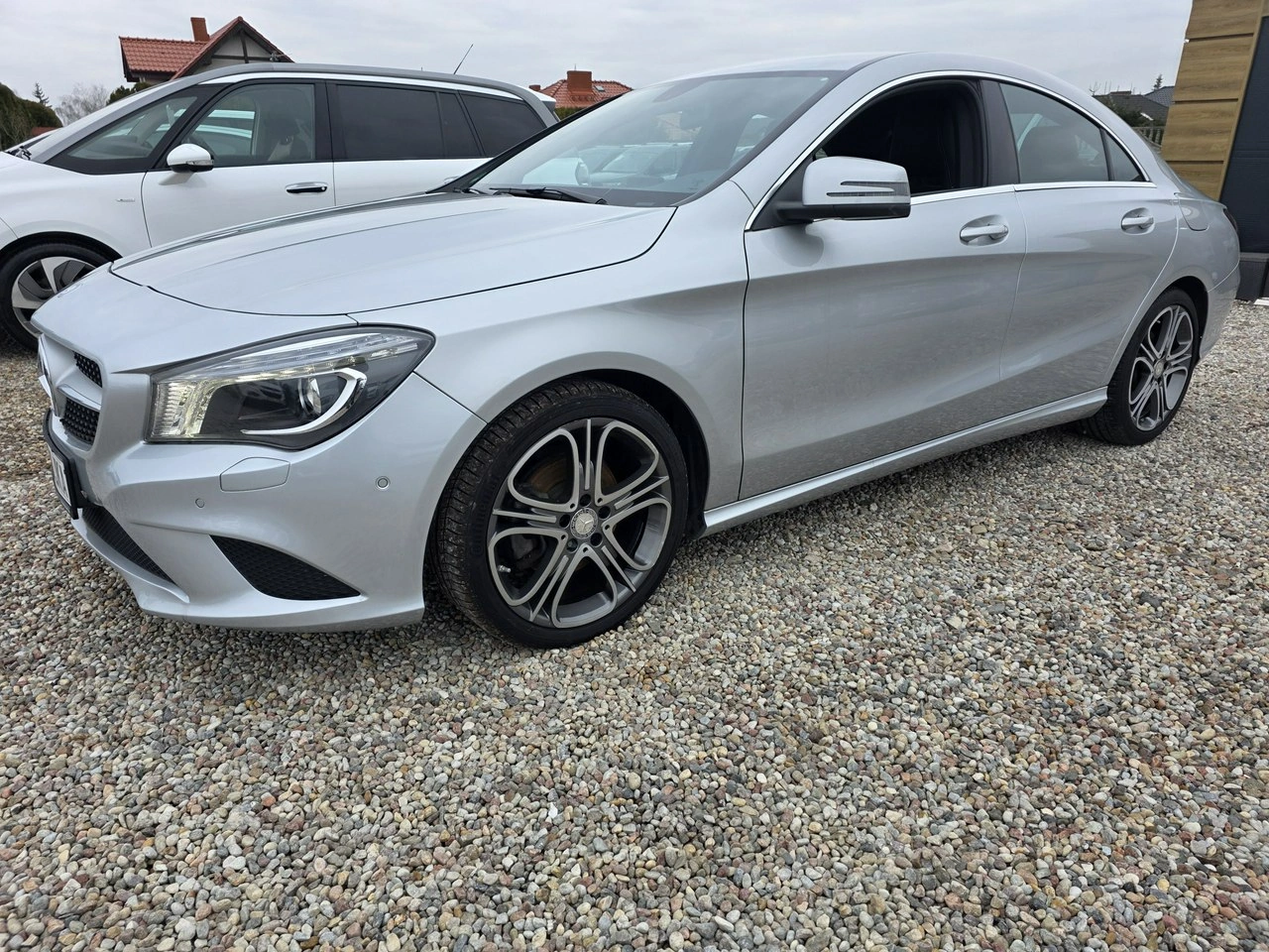 Mercedes CLA 180 - Zdjęcie 4