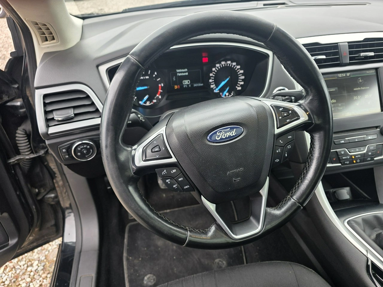 Ford Mondeo - Zdjęcie 22