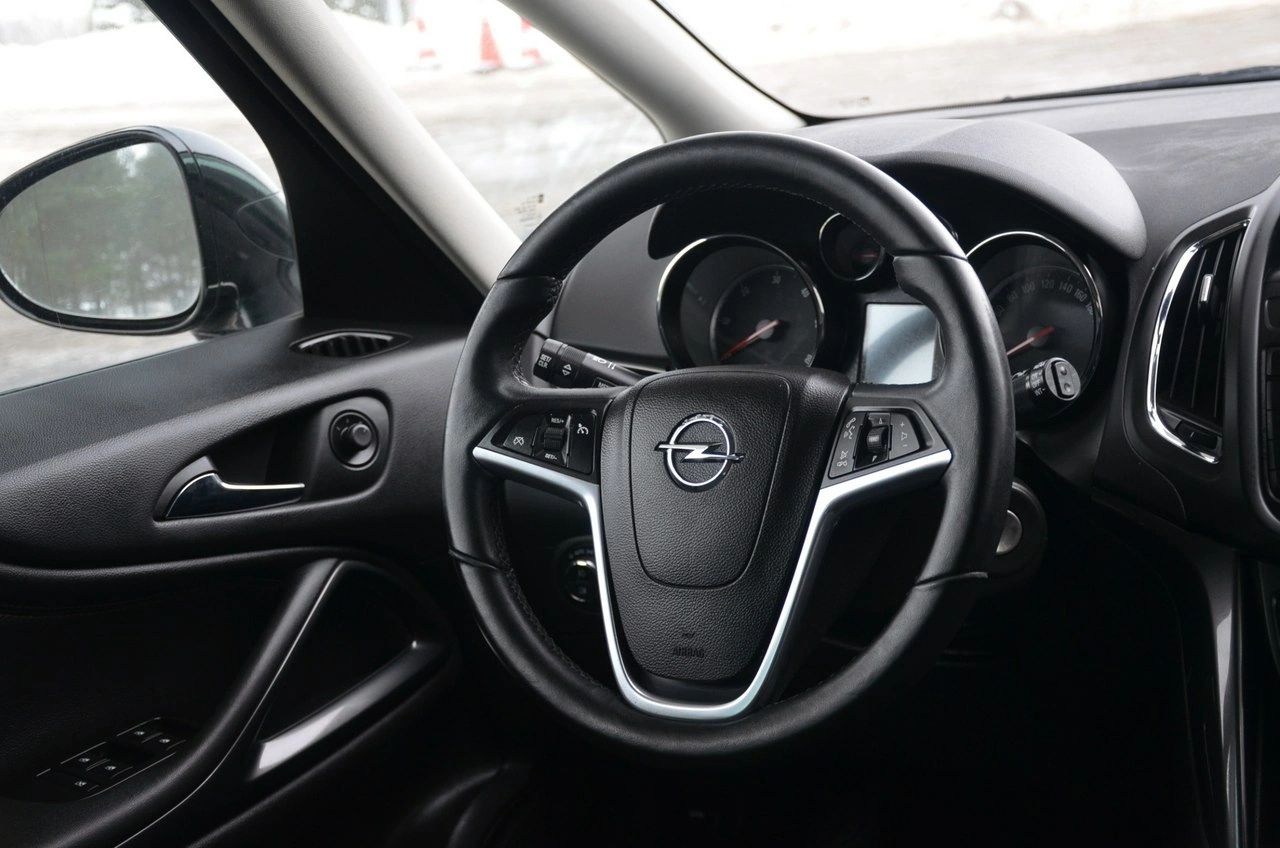 Opel Zafira - Zdjęcie 14