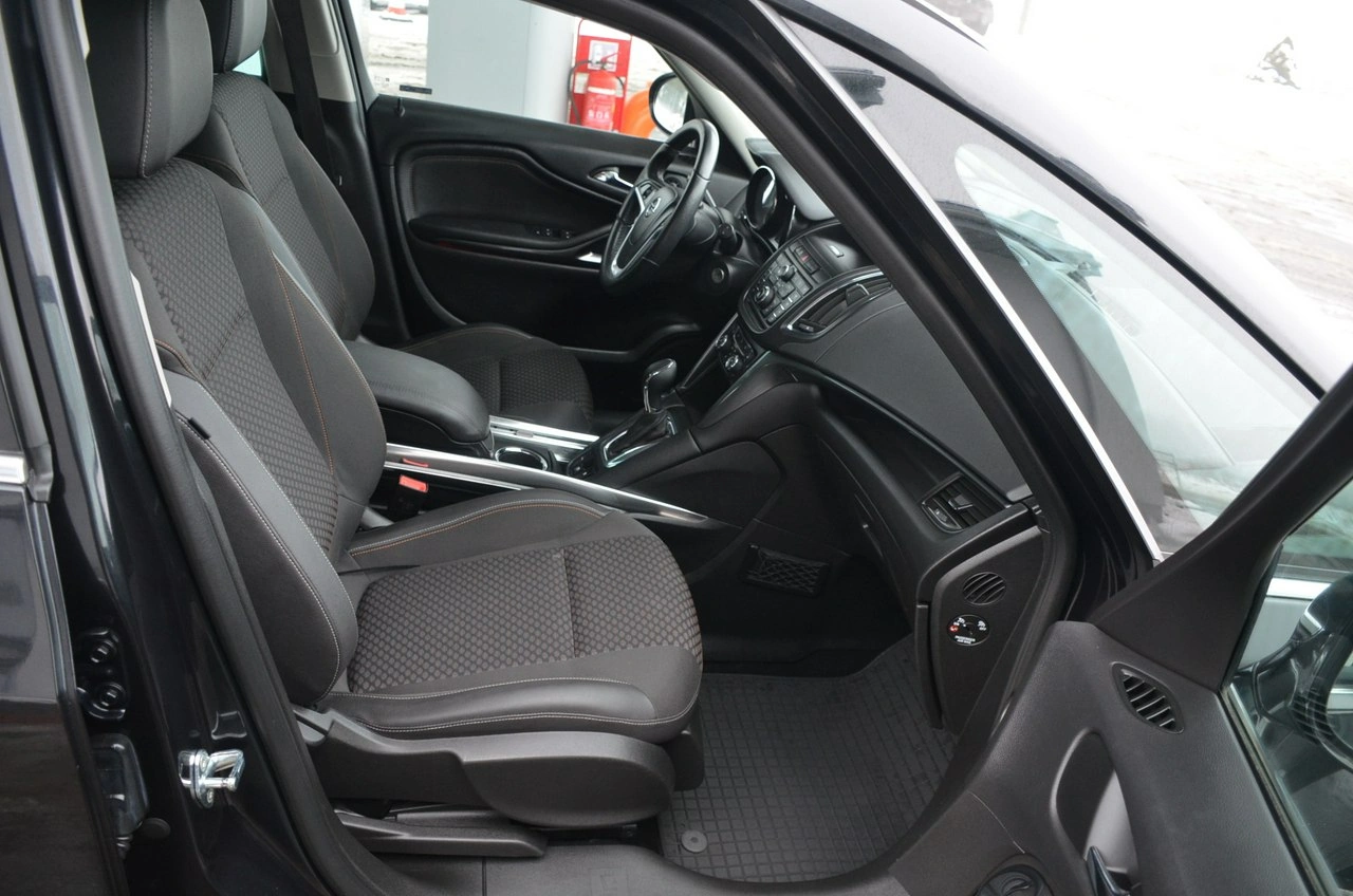Opel Zafira - Zdjęcie 17