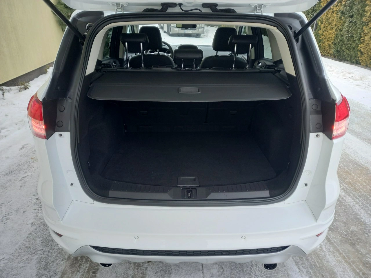 Ford Kuga - Zdjęcie 14