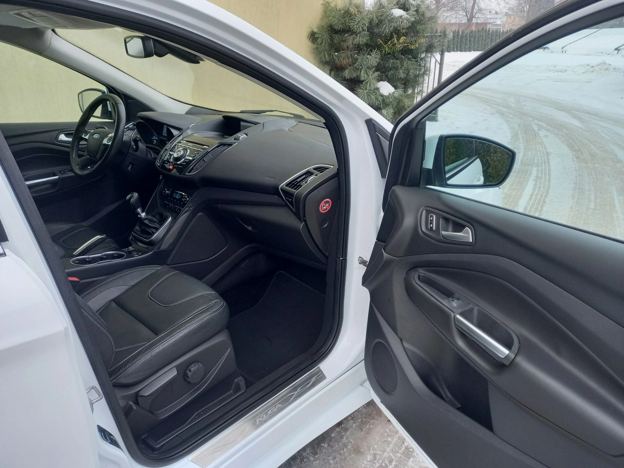 Ford Kuga - Zdjęcie 19