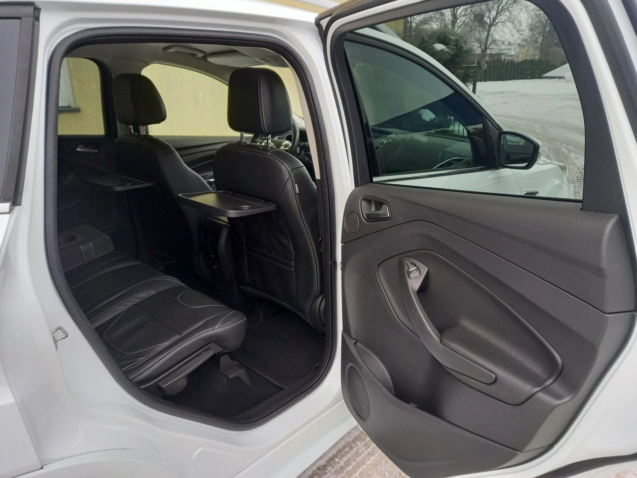 Ford Kuga - Zdjęcie 21