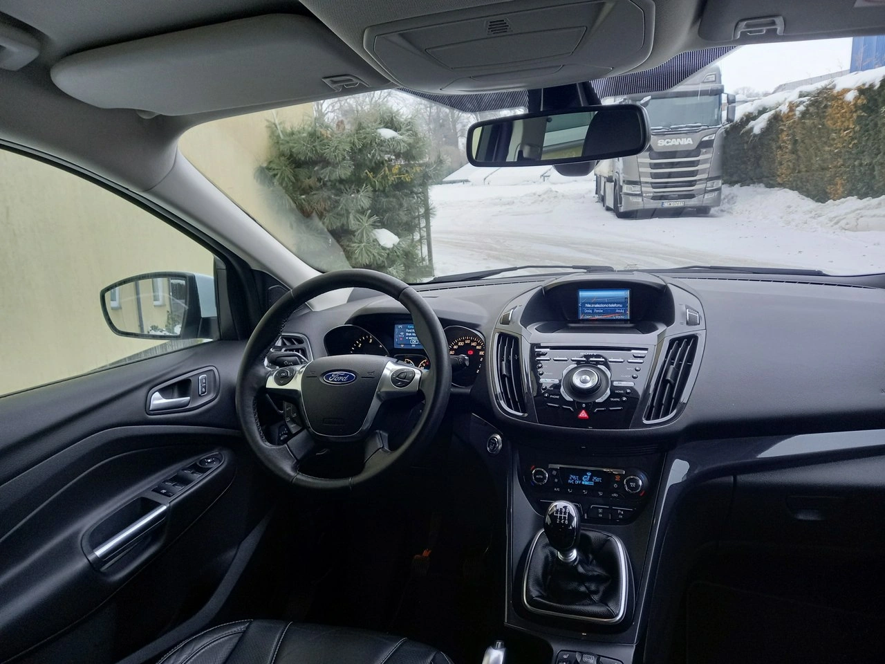 Ford Kuga - Zdjęcie 22