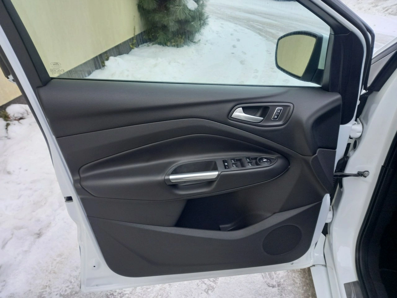 Ford Kuga - Zdjęcie 26