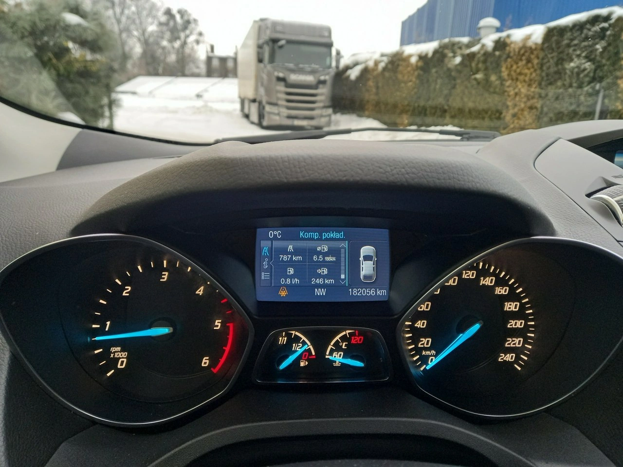 Ford Kuga - Zdjęcie 29