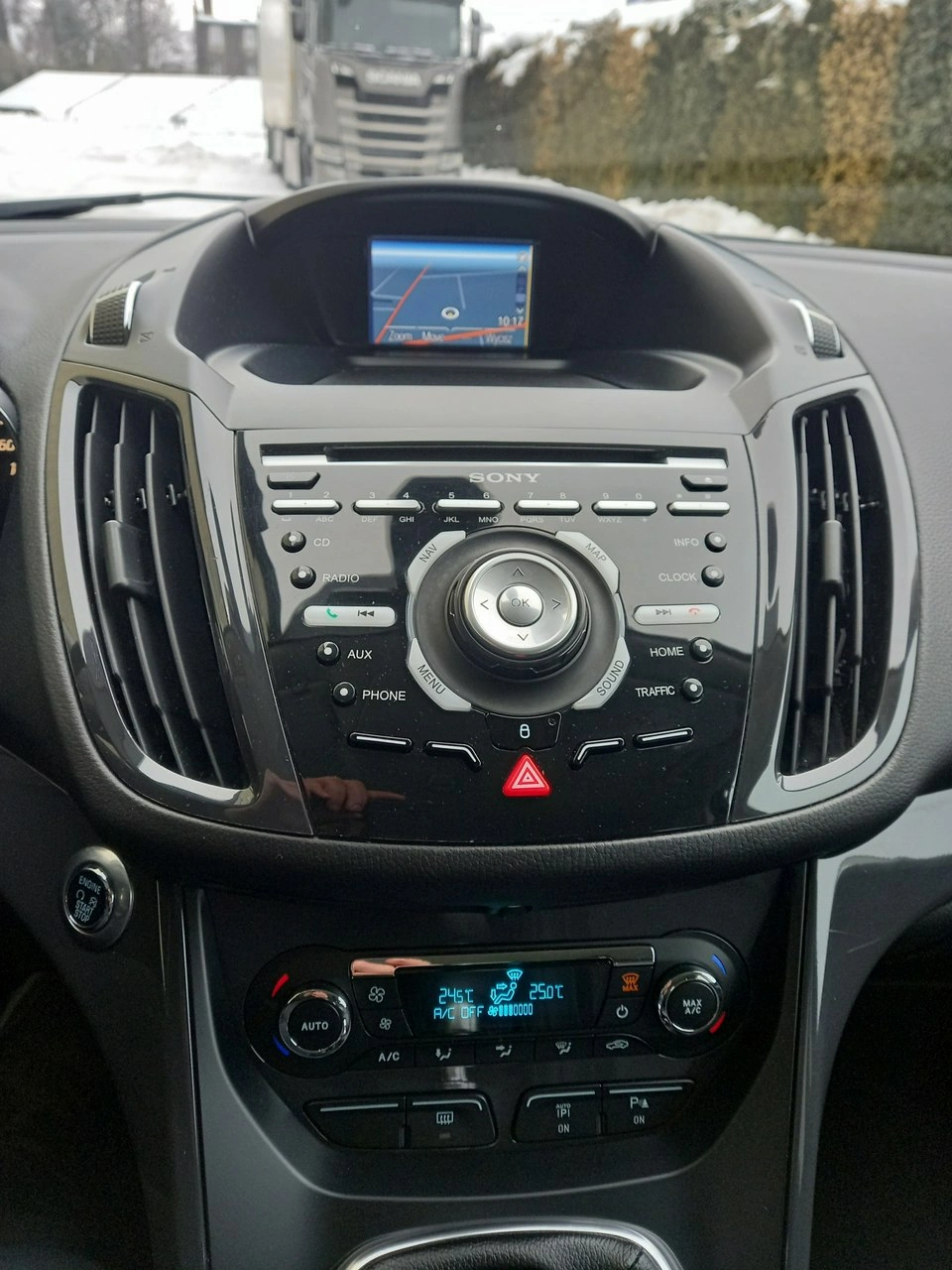 Ford Kuga - Zdjęcie 30