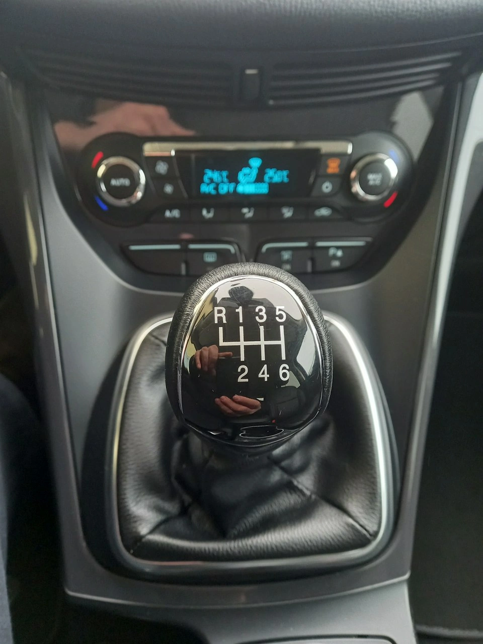 Ford Kuga - Zdjęcie 31