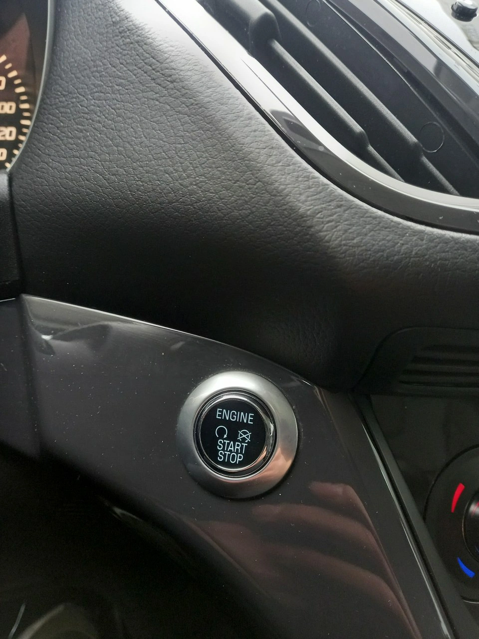 Ford Kuga - Zdjęcie 37