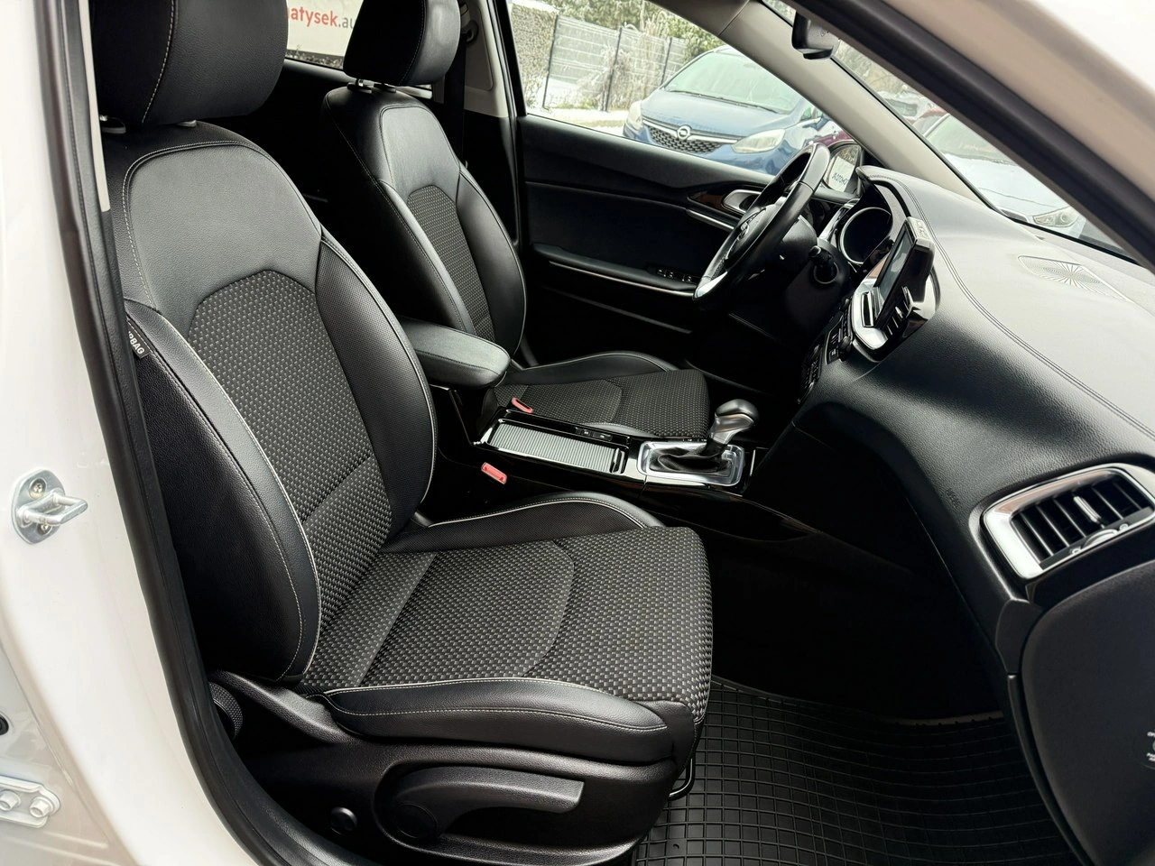 Kia Ceed - Zdjęcie 24