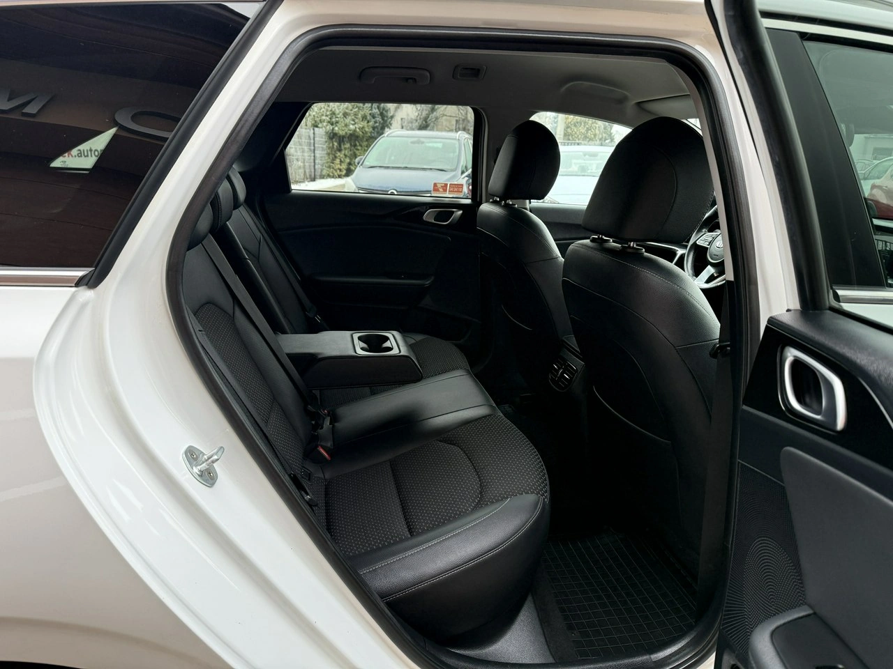 Kia Ceed - Zdjęcie 27