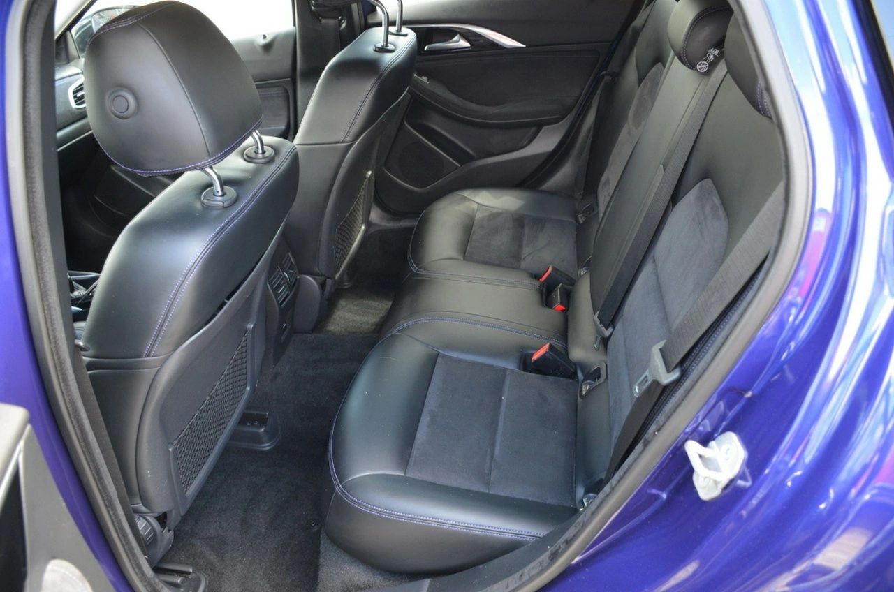 Infiniti Q30 - Zdjęcie 10