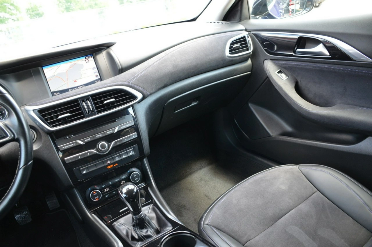 Infiniti Q30 - Zdjęcie 13