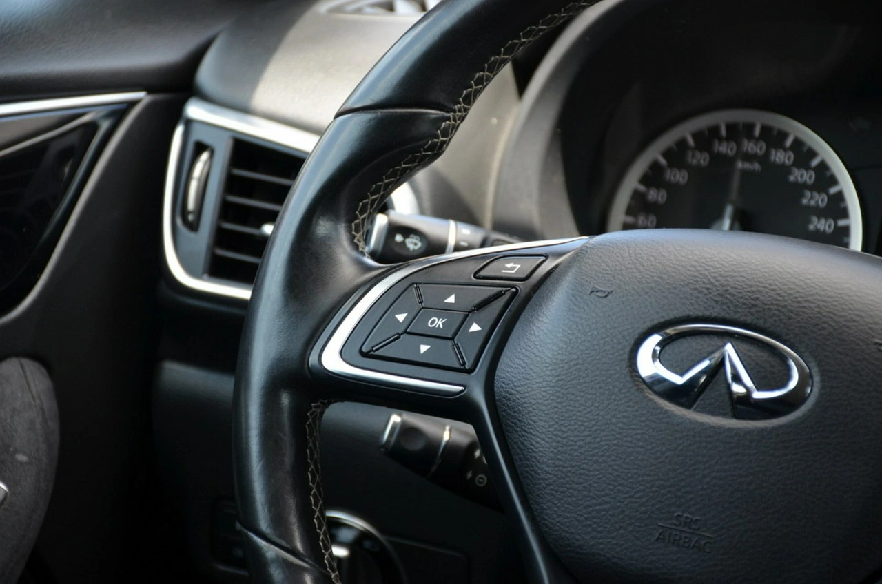 Infiniti Q30 - Zdjęcie 15