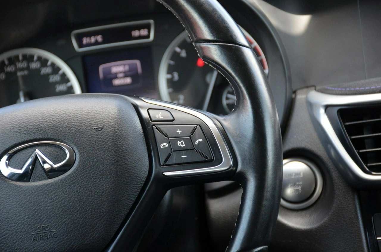 Infiniti Q30 - Zdjęcie 16