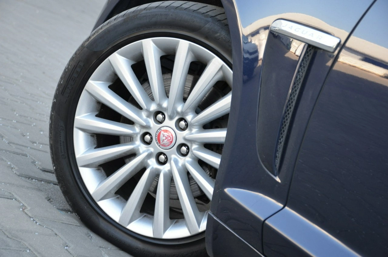 Jaguar XF - Zdjęcie 15
