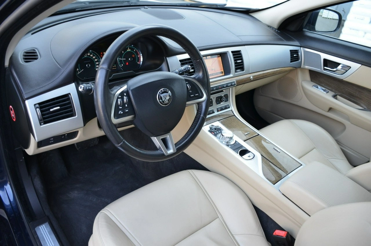 Jaguar XF - Zdjęcie 29