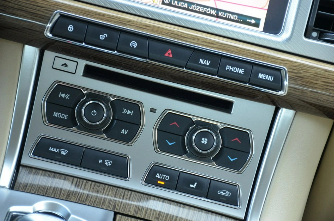 Jaguar XF - Zdjęcie 41