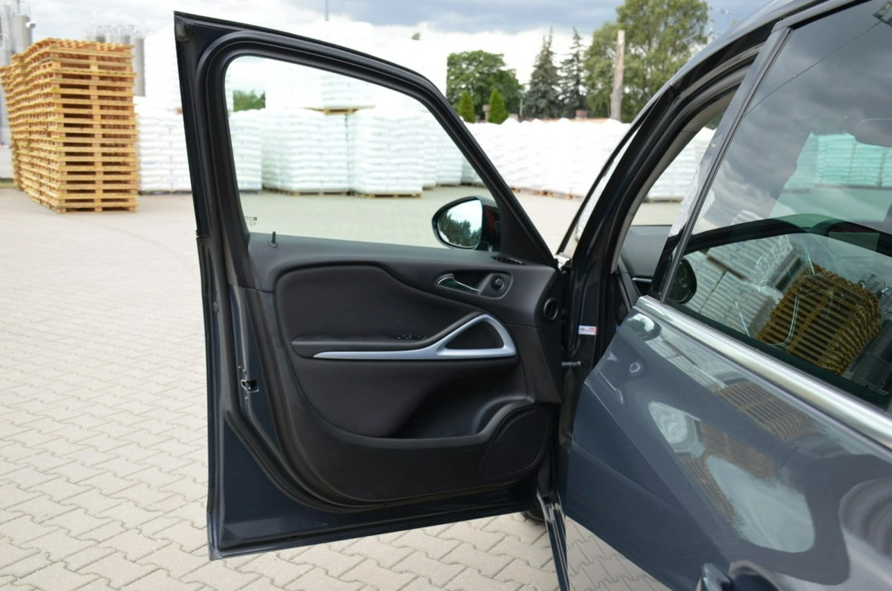 Opel Zafira - Zdjęcie 19