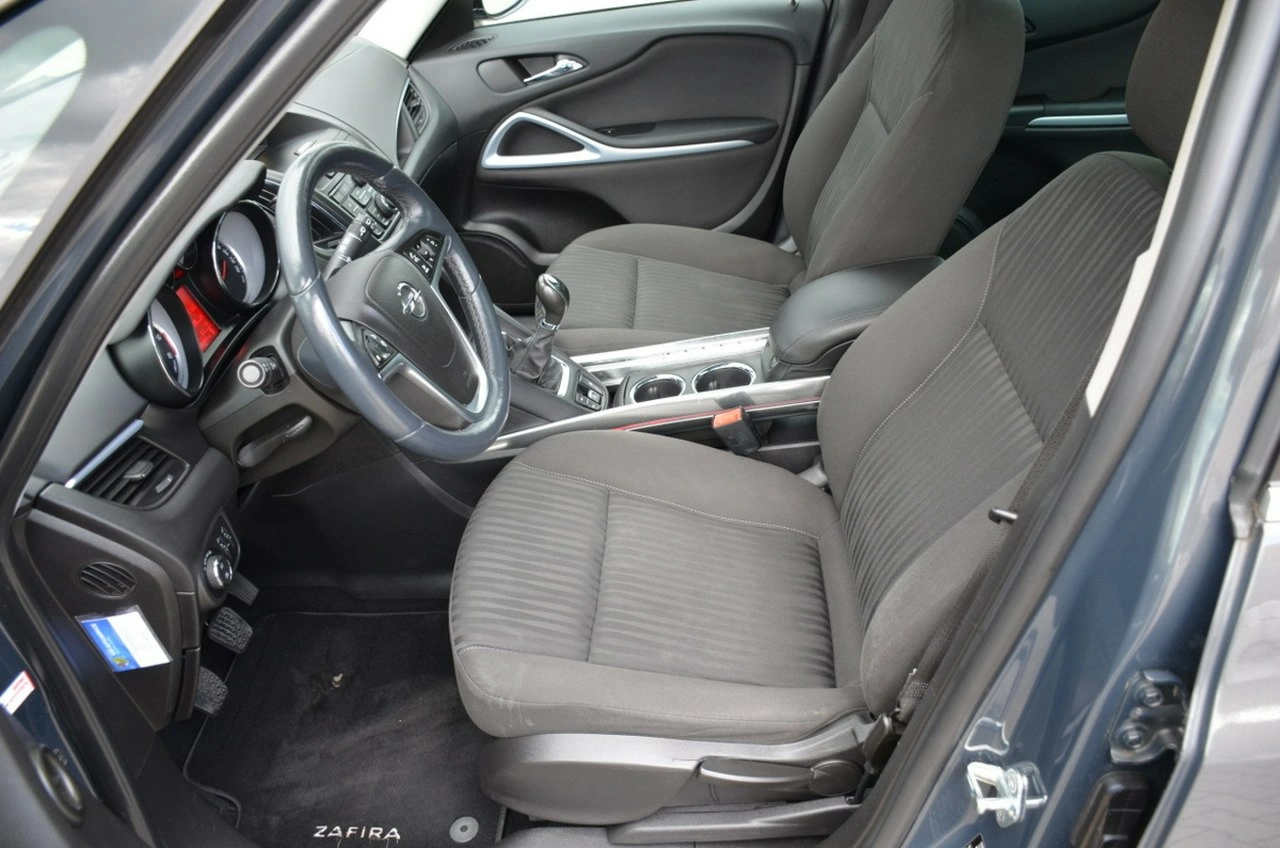 Opel Zafira - Zdjęcie 20