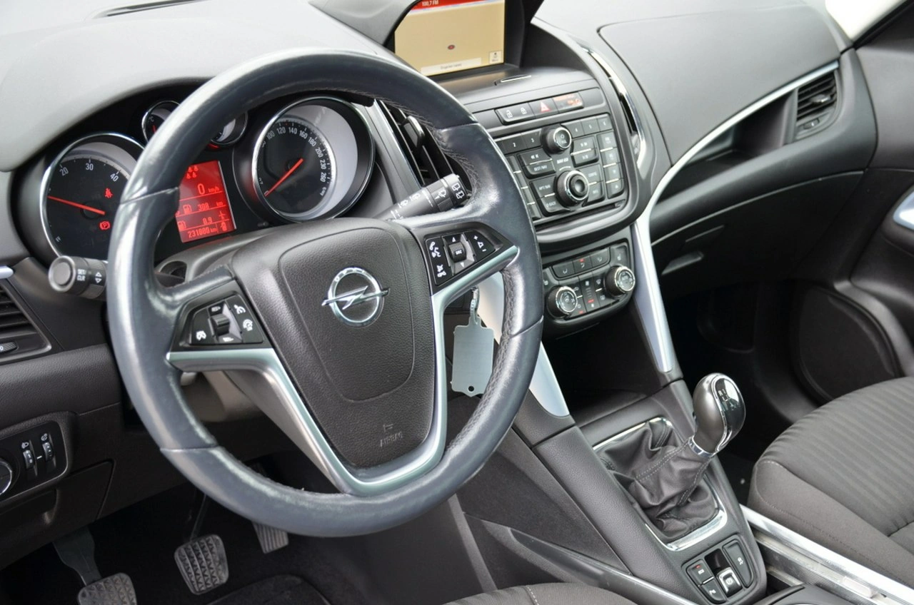 Opel Zafira - Zdjęcie 22