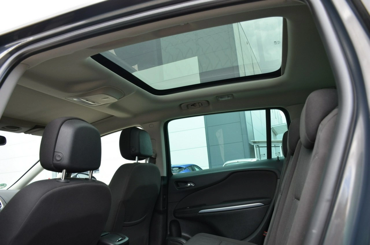 Opel Zafira - Zdjęcie 25