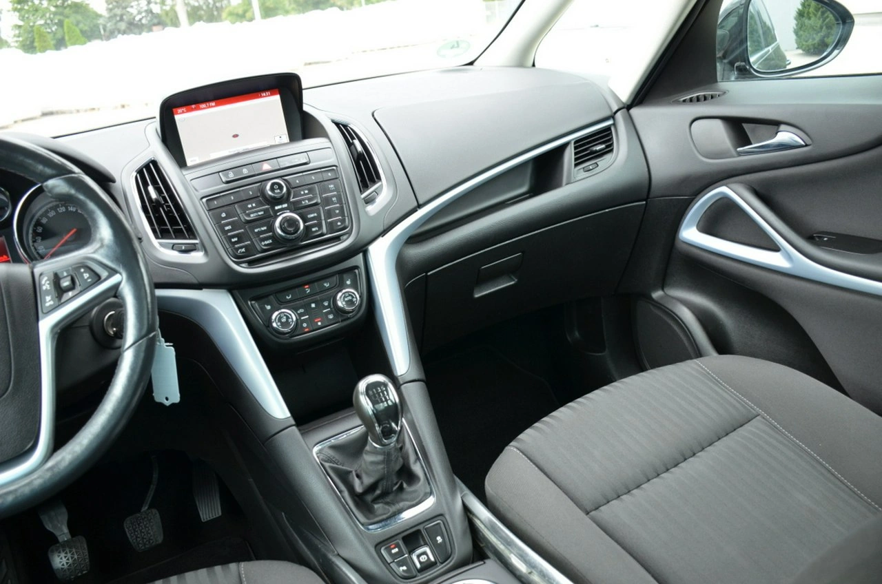 Opel Zafira - Zdjęcie 29