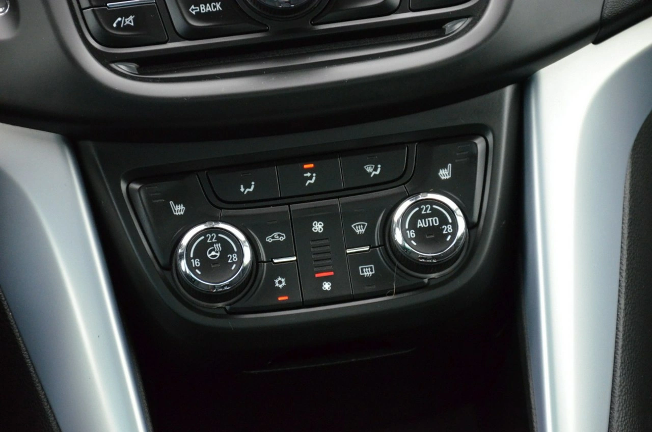 Opel Zafira - Zdjęcie 34