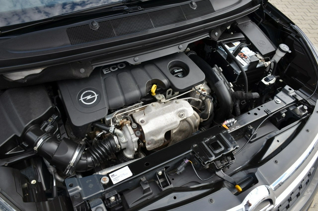 Opel Zafira - Zdjęcie 4