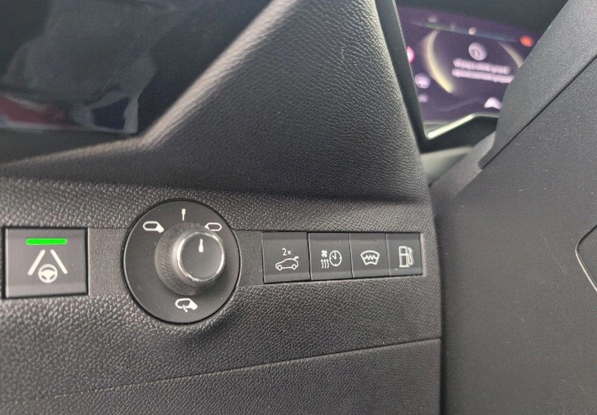 DS Automobiles DS 7 Crossback - Zdjęcie 15