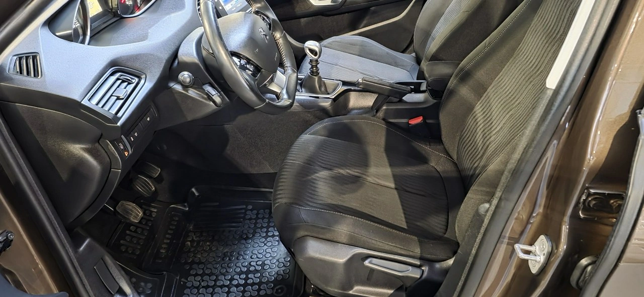 Peugeot 308 - Zdjęcie 18