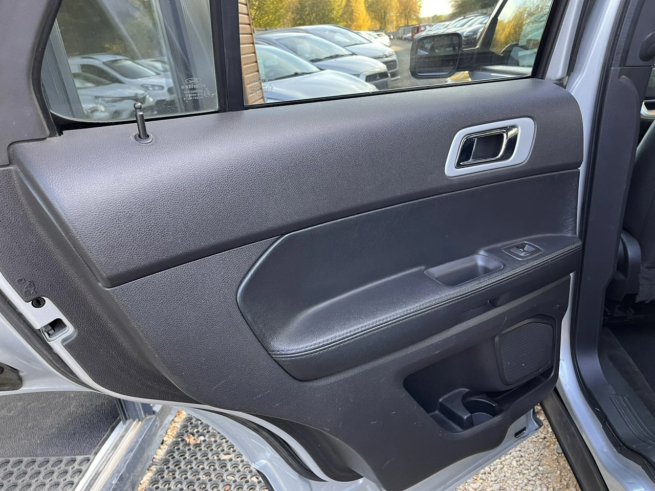 Ford Explorer - Zdjęcie 26