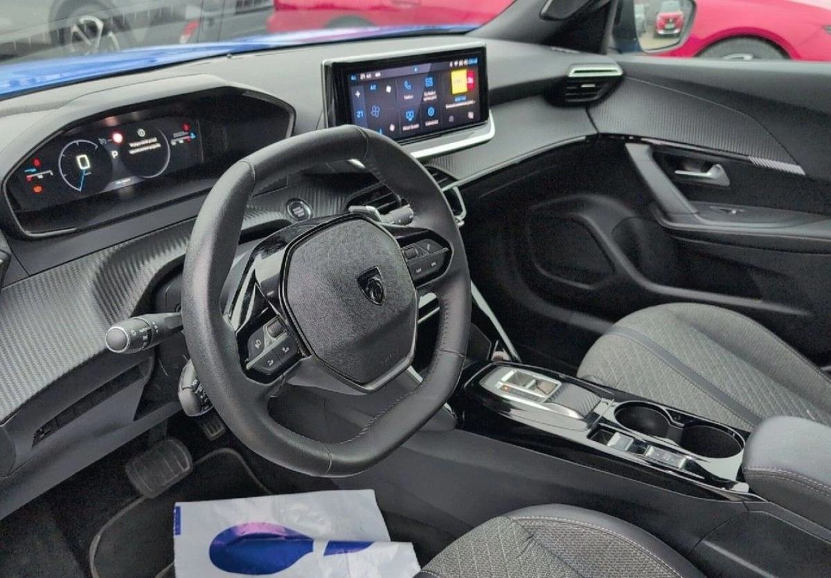 Peugeot 2008 - Zdjęcie 12