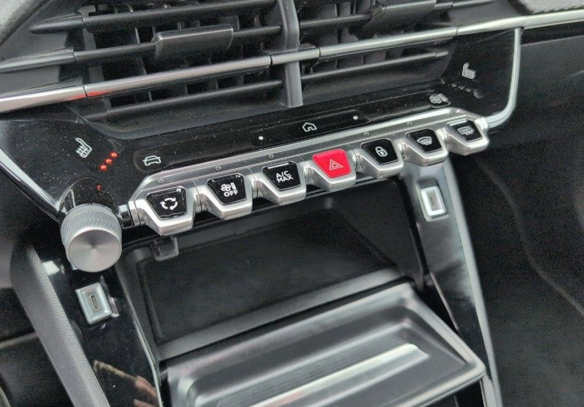 Peugeot 2008 - Zdjęcie 16