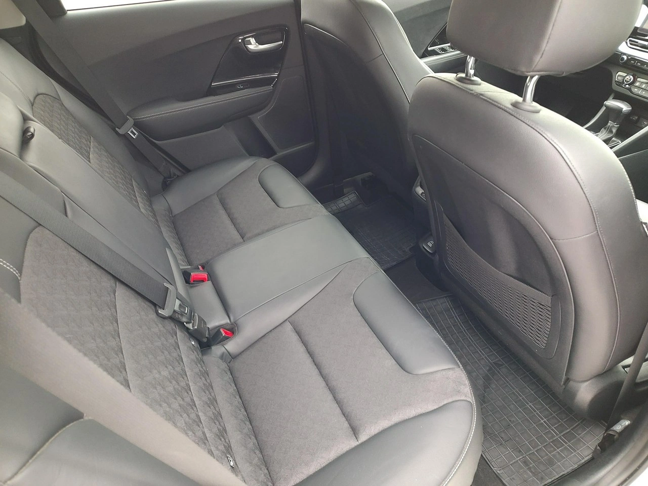 Kia Niro - Zdjęcie 20