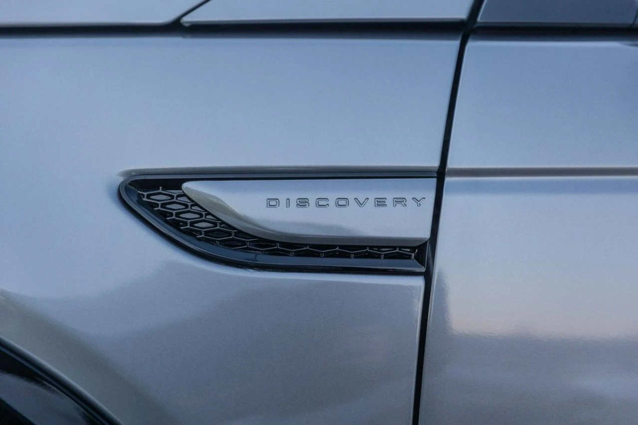 Land Rover Discovery Sport - Zdjęcie 9