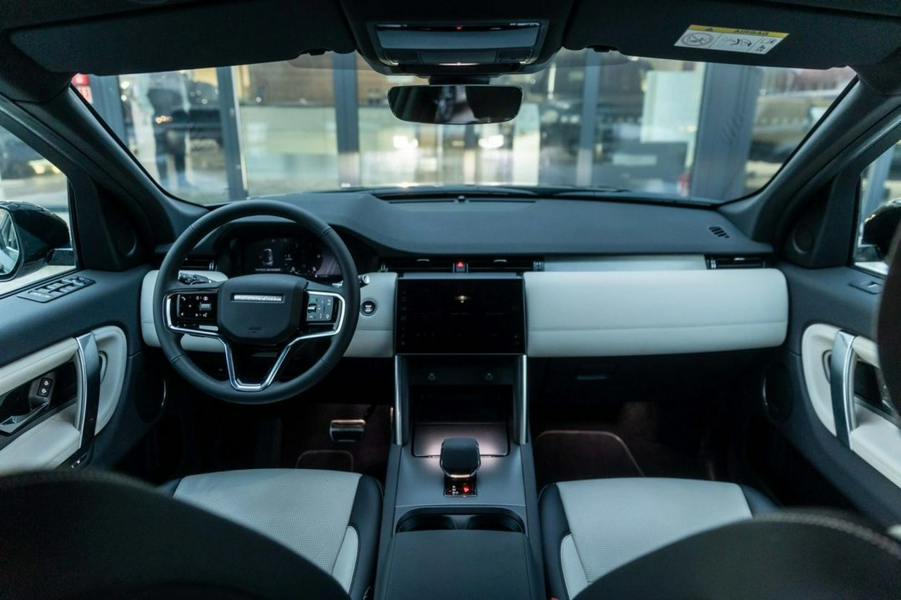 Land Rover Discovery Sport - Zdjęcie 15