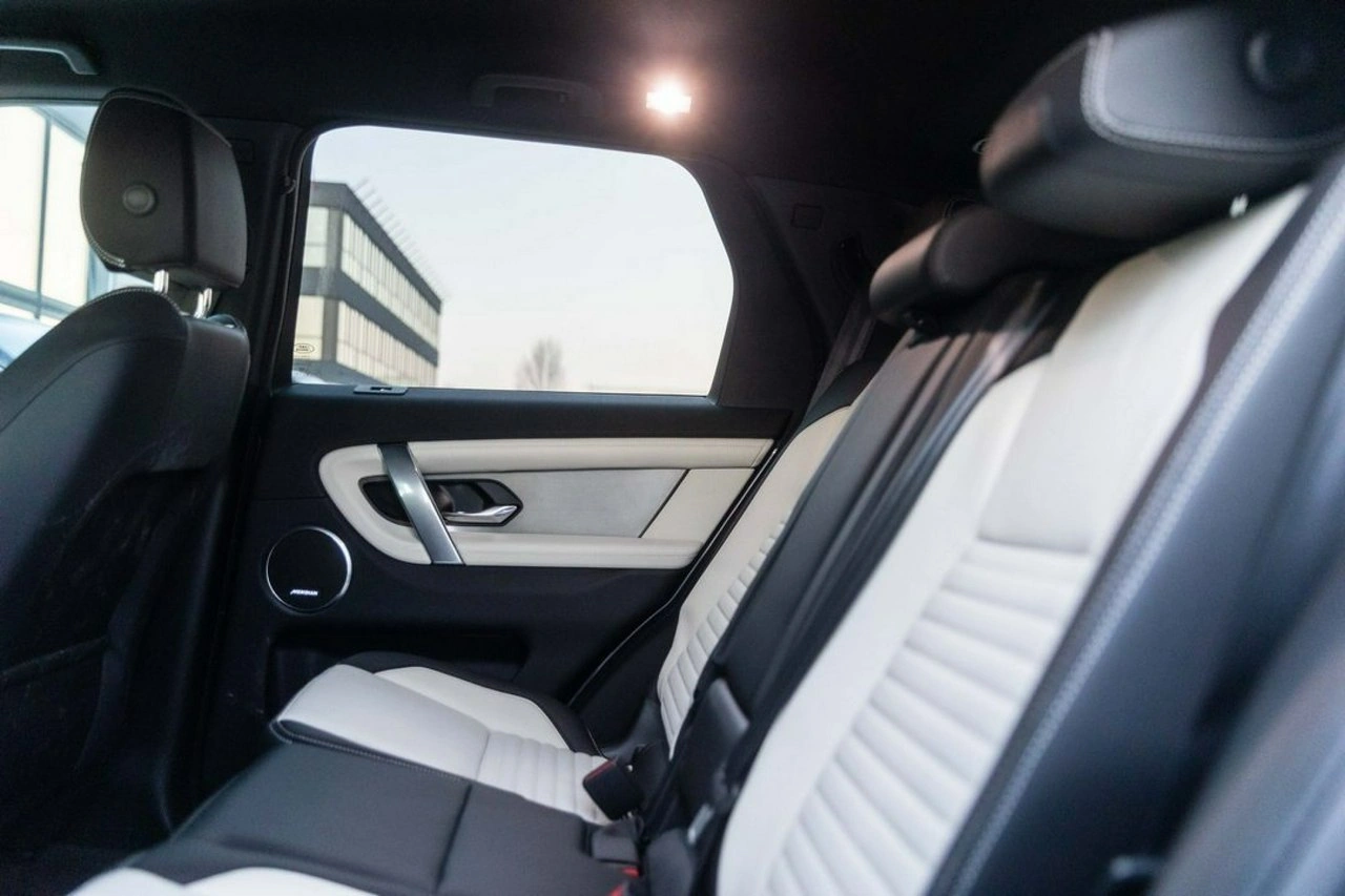 Land Rover Discovery Sport - Zdjęcie 16