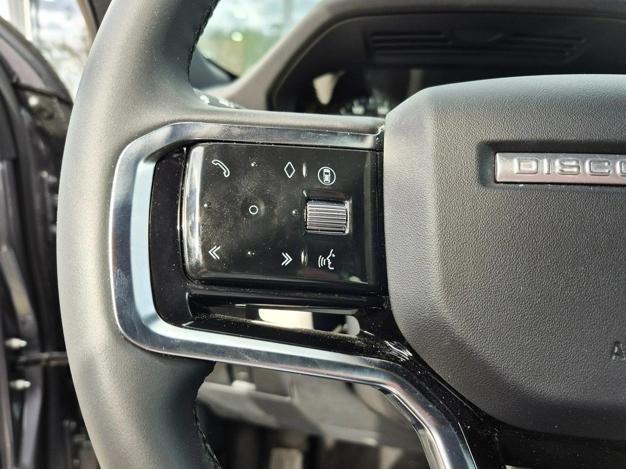 Land Rover Discovery Sport - Zdjęcie 22