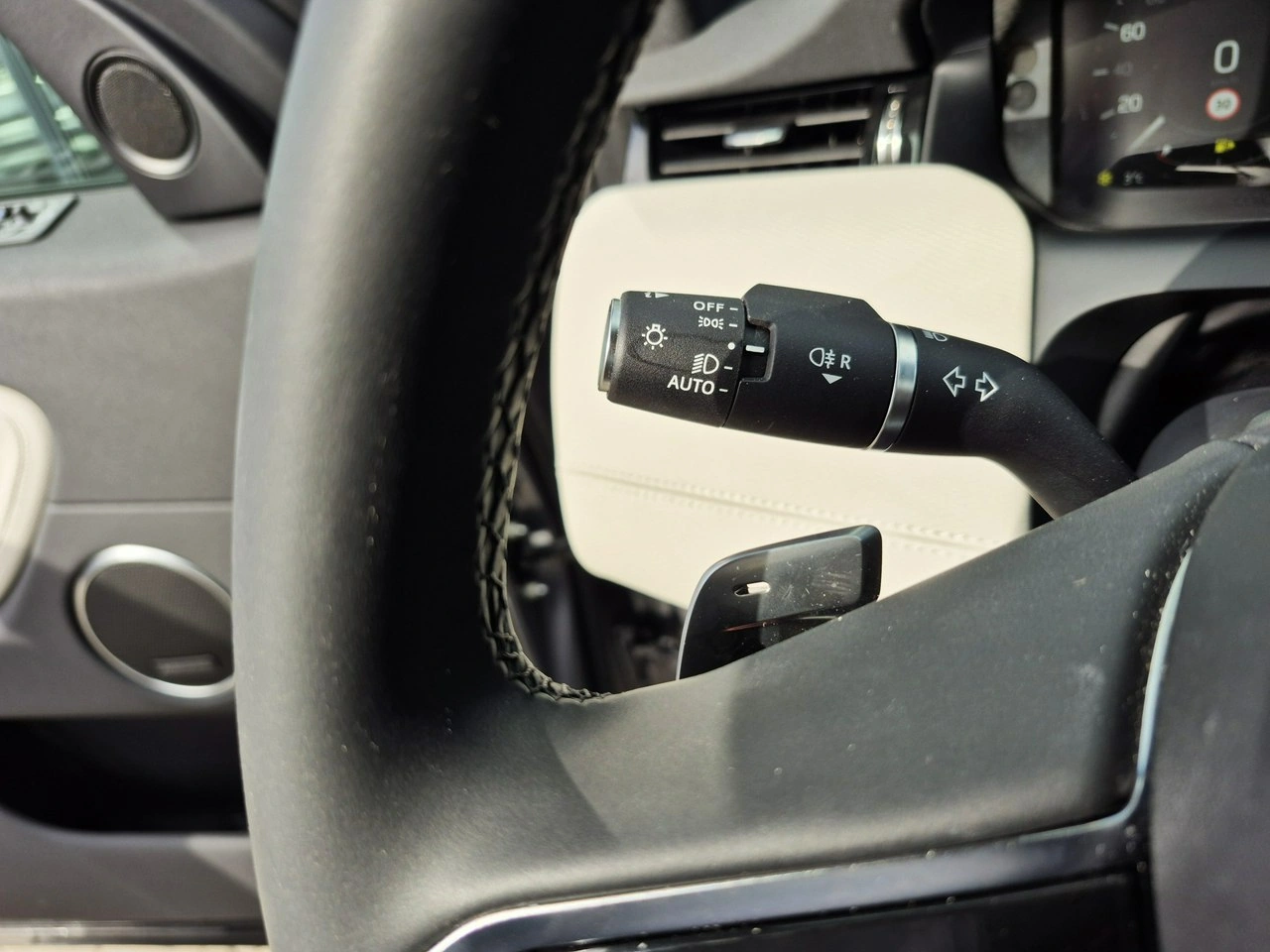 Land Rover Discovery Sport - Zdjęcie 24
