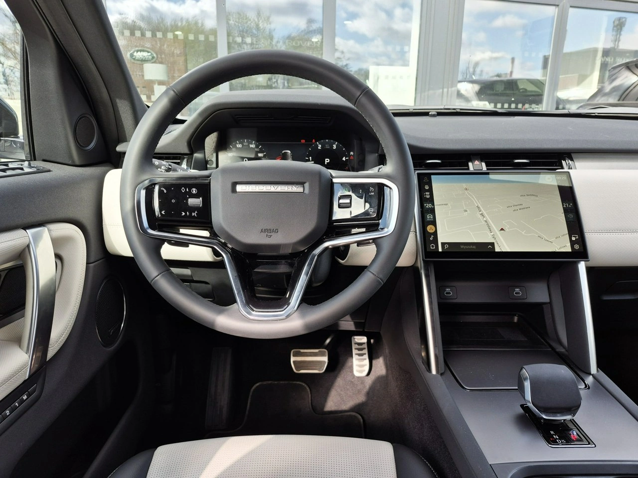 Land Rover Discovery Sport - Zdjęcie 31