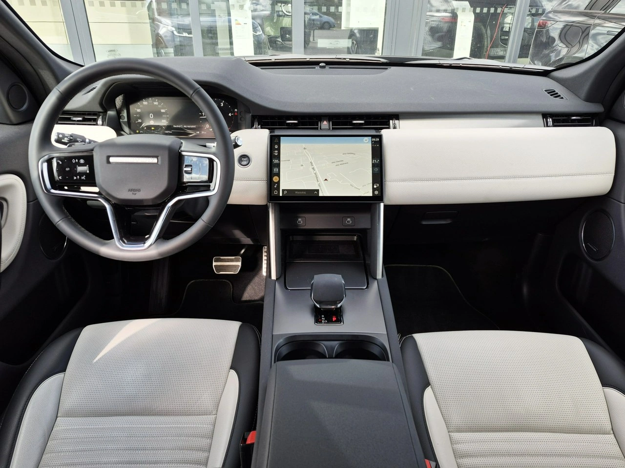 Land Rover Discovery Sport - Zdjęcie 32