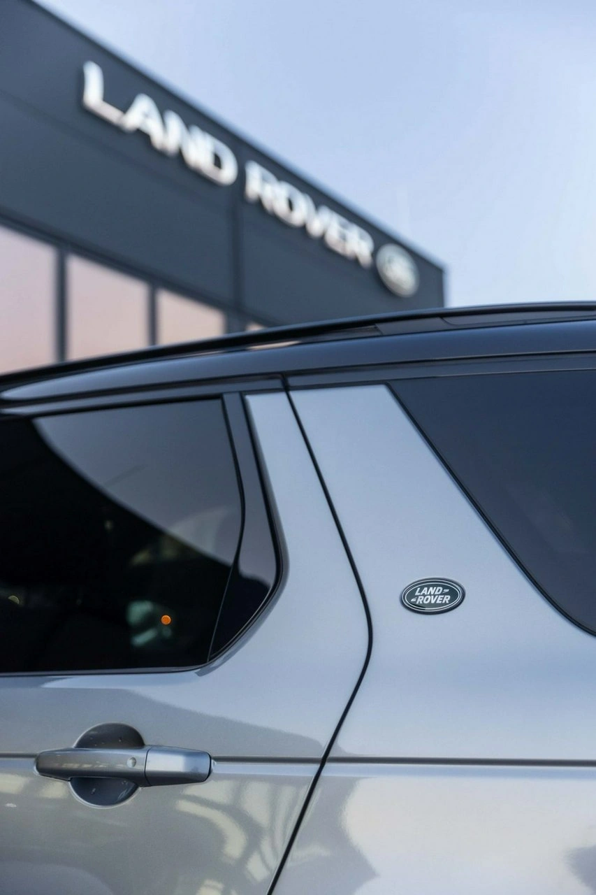 Land Rover Discovery Sport - Zdjęcie 8