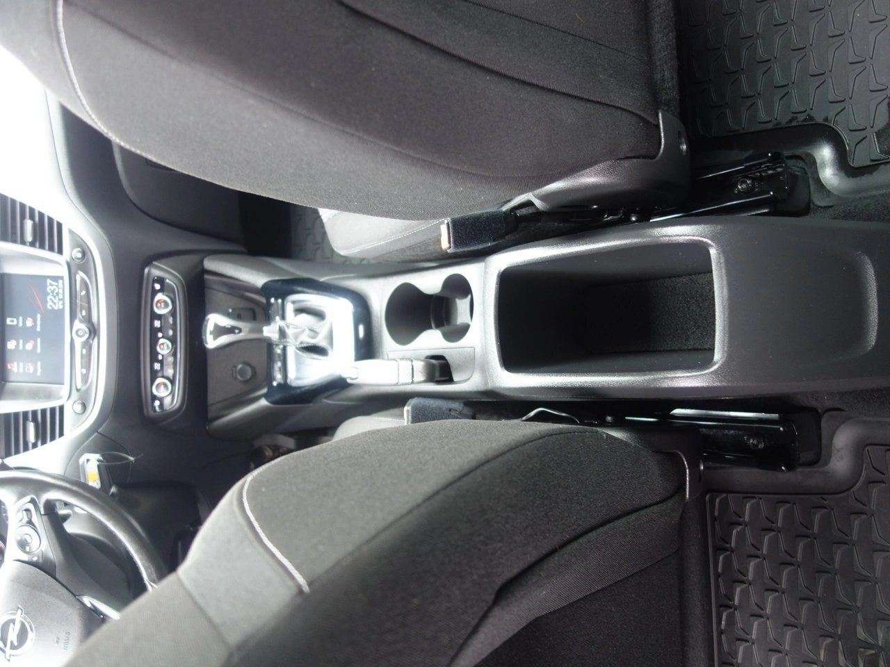 Opel Crossland X - Zdjęcie 17