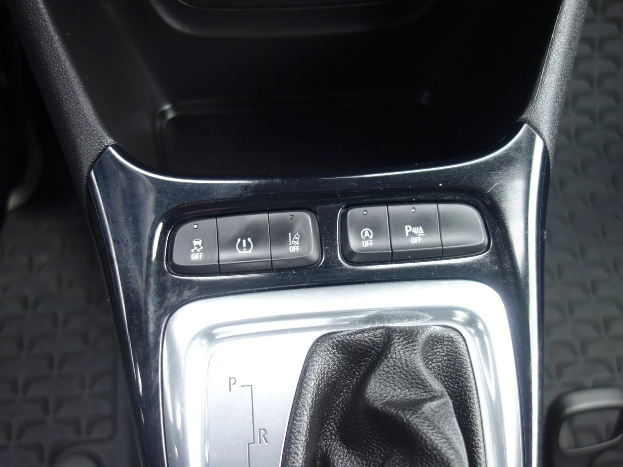 Opel Crossland X - Zdjęcie 25