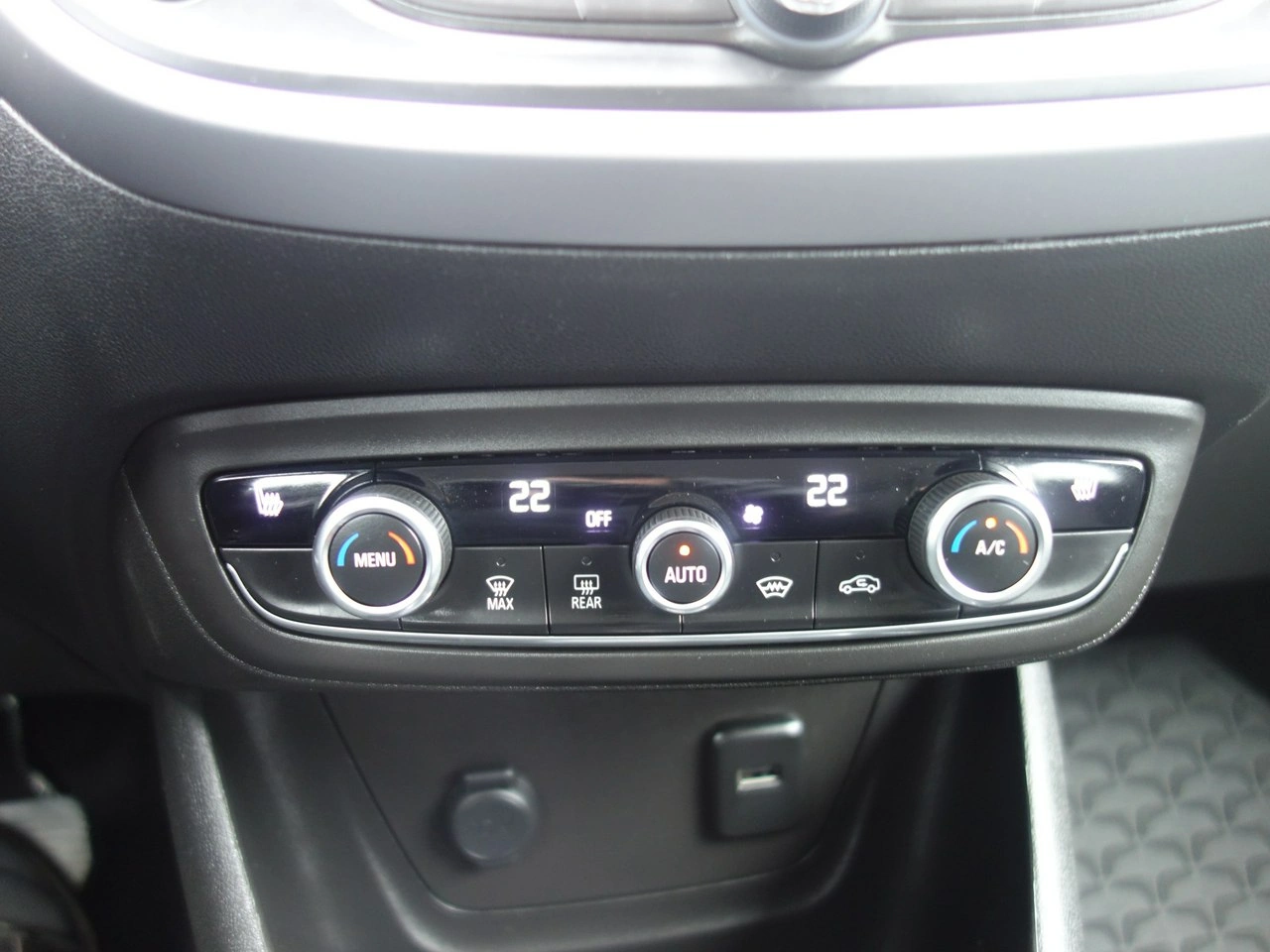 Opel Crossland X - Zdjęcie 27