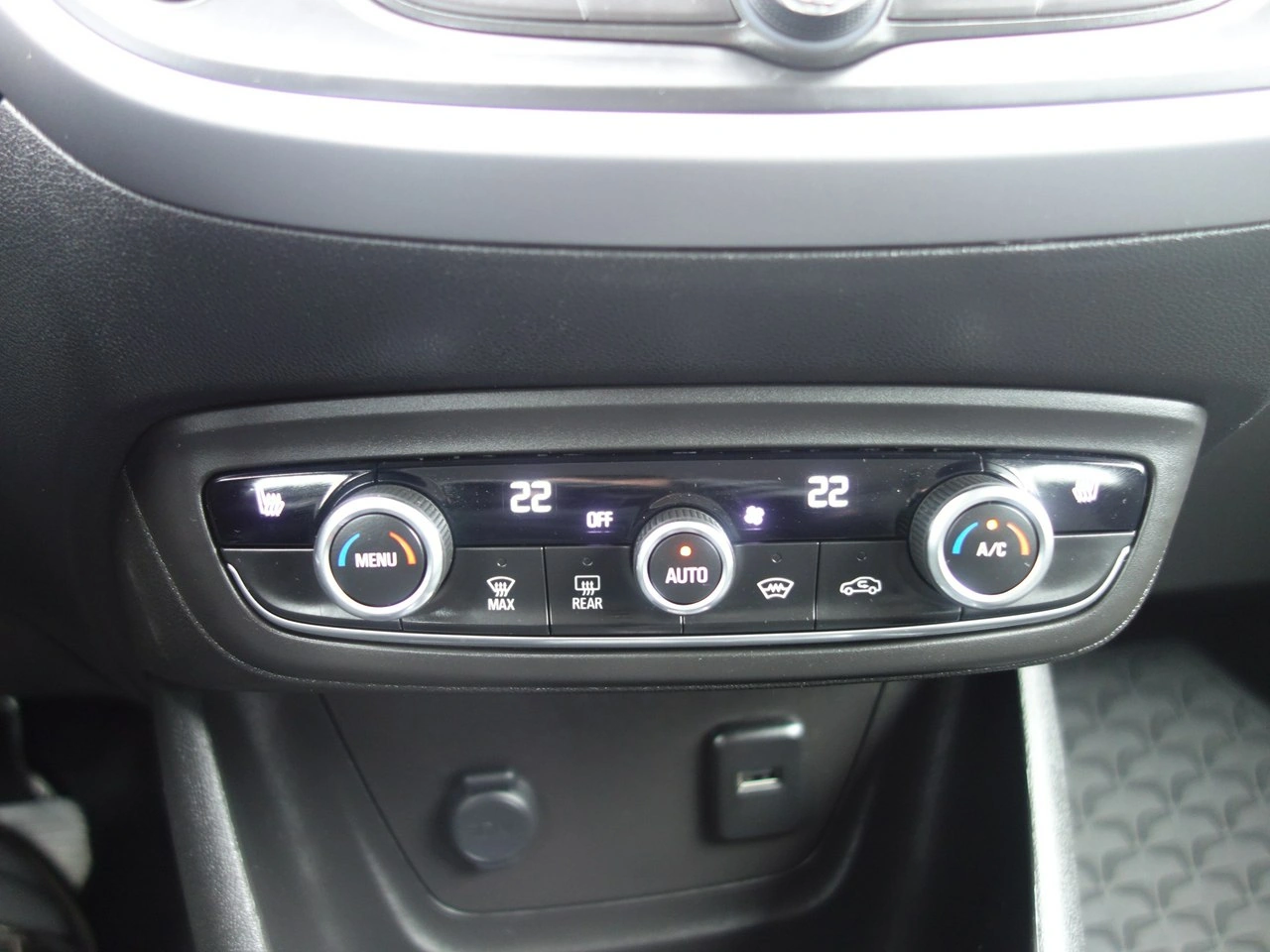 Opel Crossland X - Zdjęcie 28